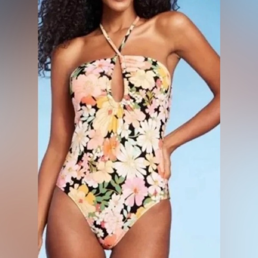Shade & Shore One Piece Swimsuit Floral Keyhole Halter Size Small NWT